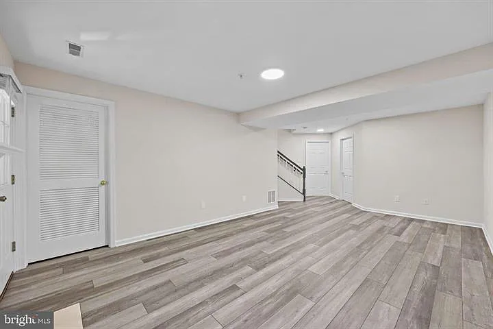8880 Papillon Dr — Photo 33