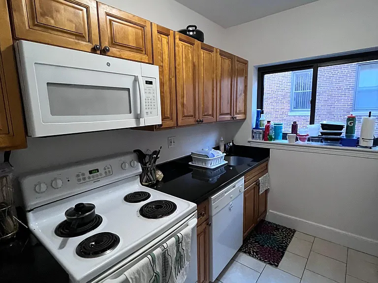 110 Longwood Ave #1 — Photo 4