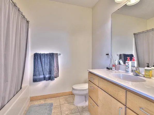 2600 University Ave SE APT 417, Minneapolis, MN 55414