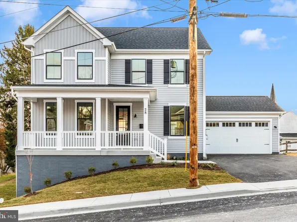 28 E C St, Brunswick, MD 21716