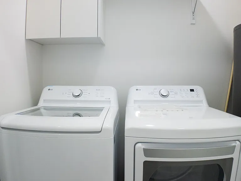 700 Dianne St — Photo 13