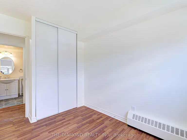 40 Sunrise Ave #301 — Photo 26