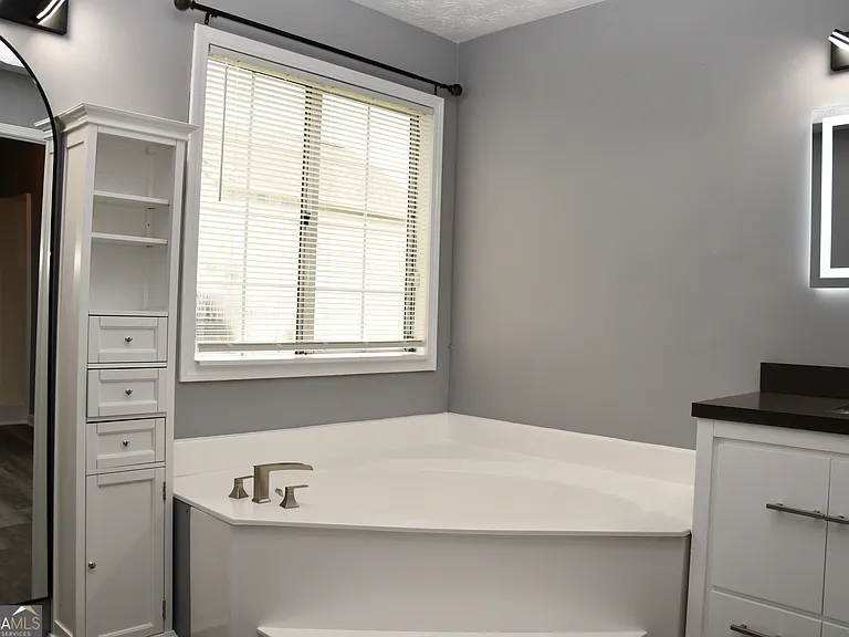 5932 Homestead Cir — Photo 13