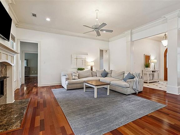 5th image of 52 Walnut Pl