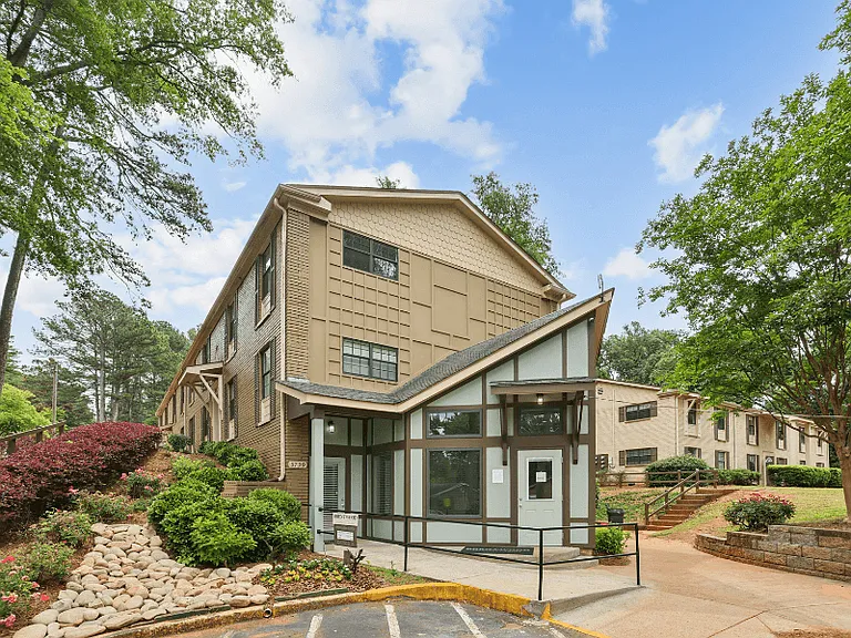 Brentwood Apartments — Photo 48