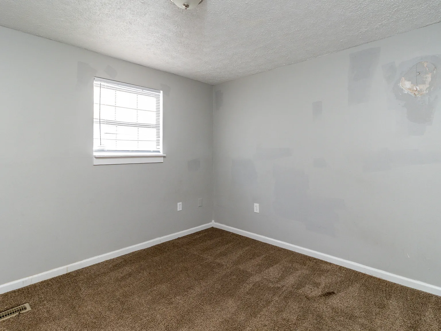 Wynn Avenue - 204 Selling With Mike Y 6 — Photo 4