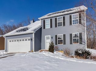872 Oak Ridge Ln, Genoa City, WI 53128