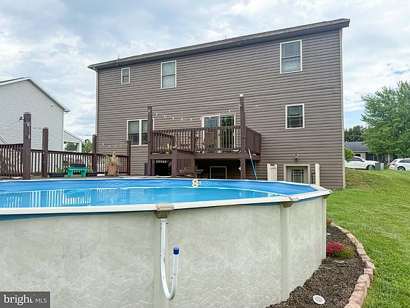 5th image of 271 Leedy Way W