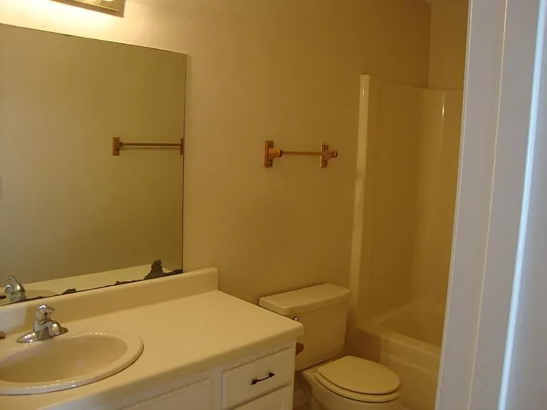 2208 Patriot Dr — Photo 11