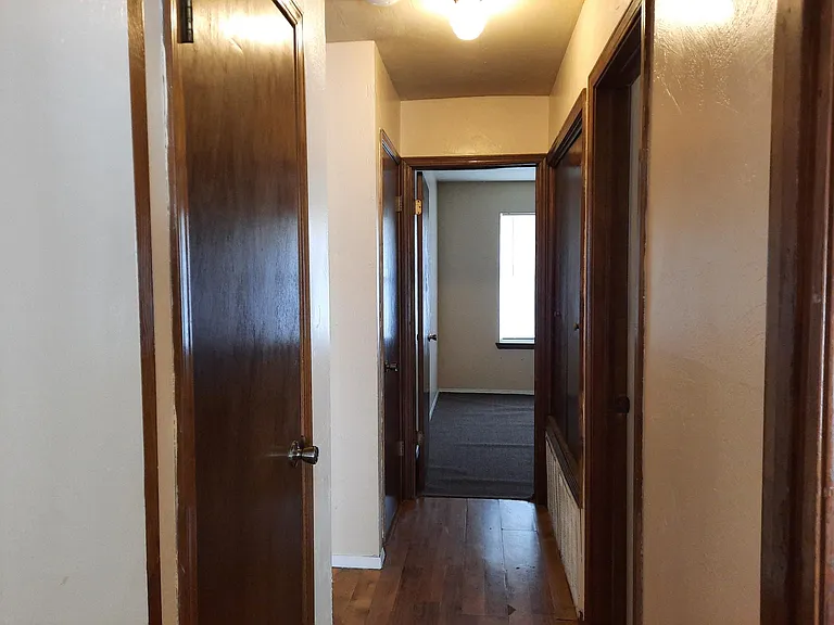 812 E Walnut St — Photo 29