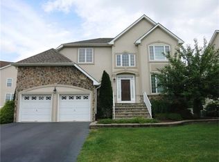 18 Carnation Rd, Monroe Twp, NJ 08831