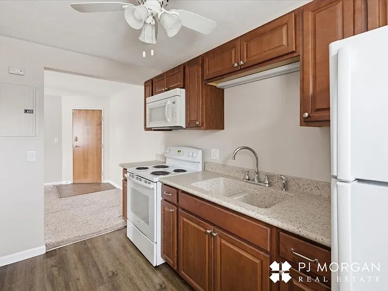 Lyndale Apartments — Photo 24