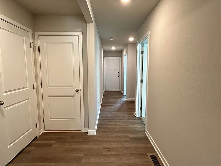 12660 S 204th Ave — Photo 30