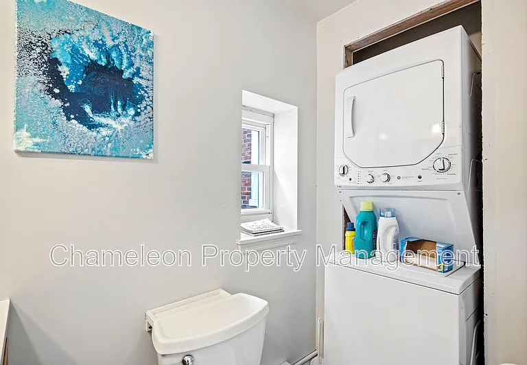 929 N 6th St #2 — Photo 13