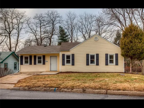 2704 Hubbell Ave, Des Moines, IA 50317