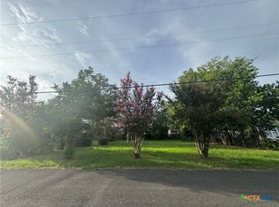 712 Johnson Ave, Seguin, TX 78155