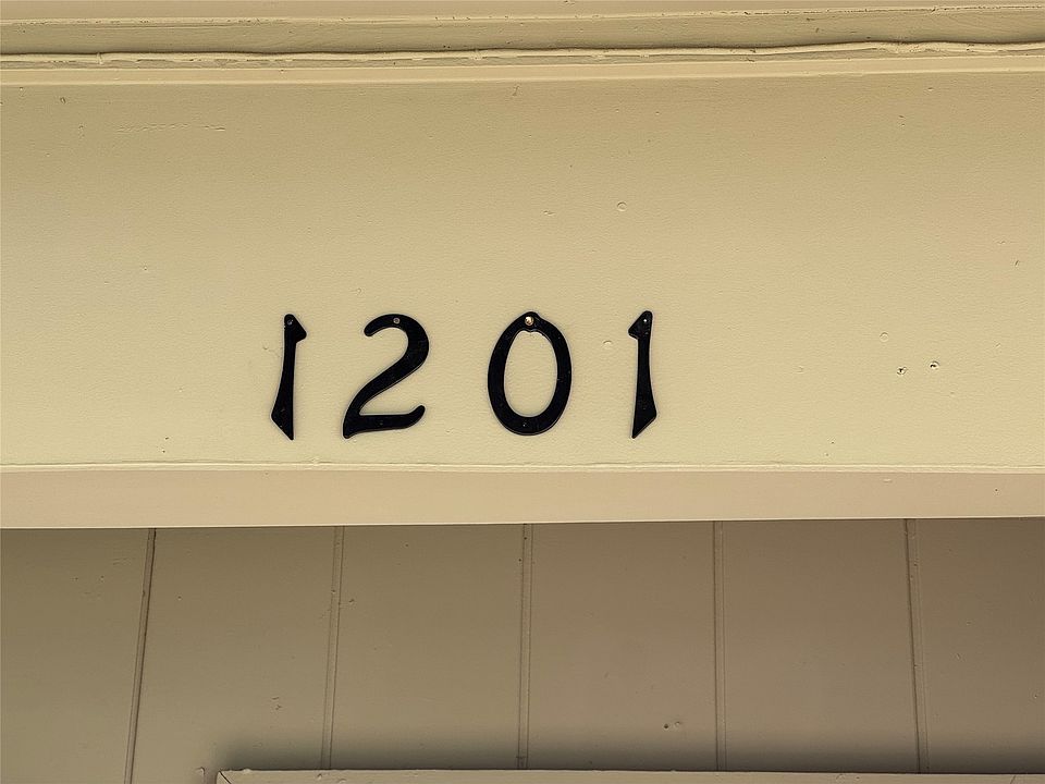 1st image of 1201 Shorehaven Dr