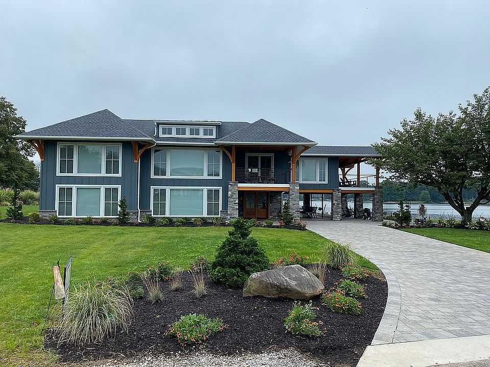 2nd image of 8 Custer Dr