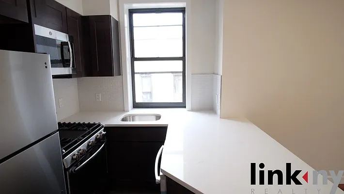 Rented by Link NY Realty | media 26