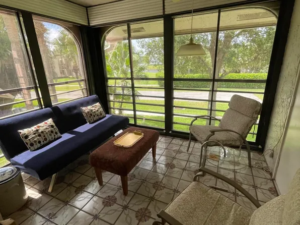 10187 Mangrove Dr, Boynton Beach, FL 33437