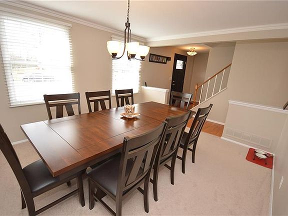 3rd image of 8397 Knollwood Dr