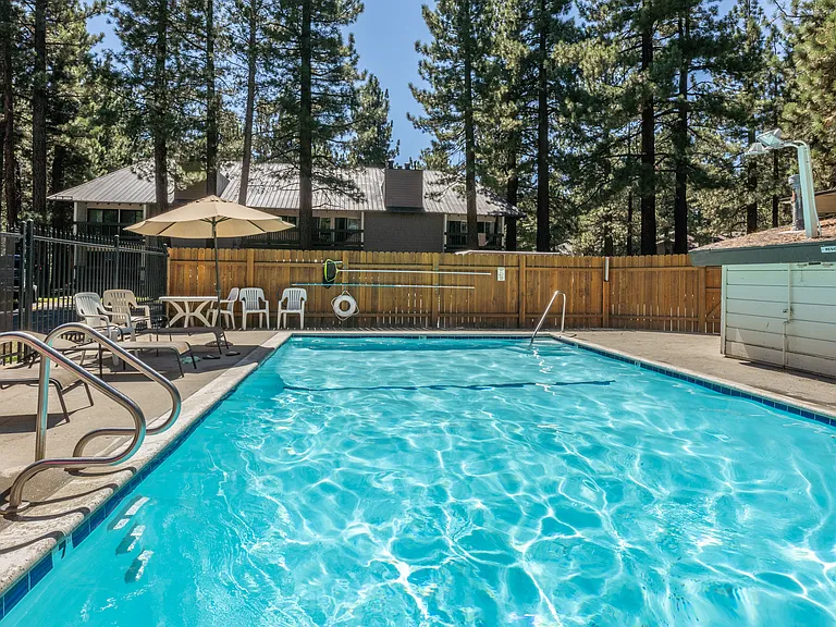 2289 Sierra Nevada Rd #K11 — Photo 37
