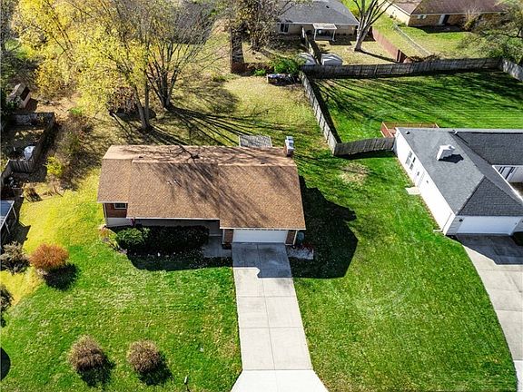 2nd image of 2371 Kewanna Ln