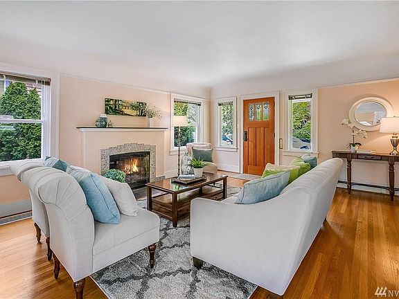 3rd image of 8047 Brooklyn Ave NE