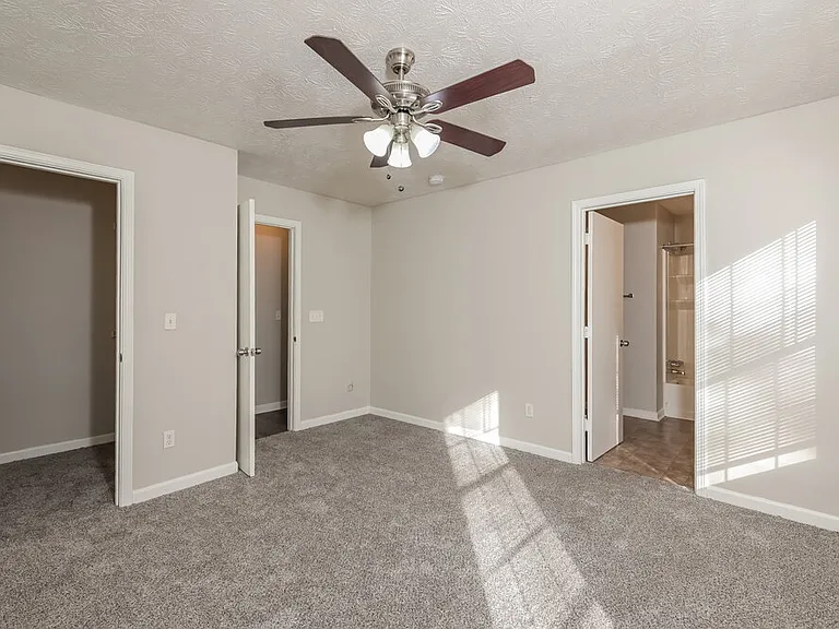 2314 Hampton Dr — Photo 10