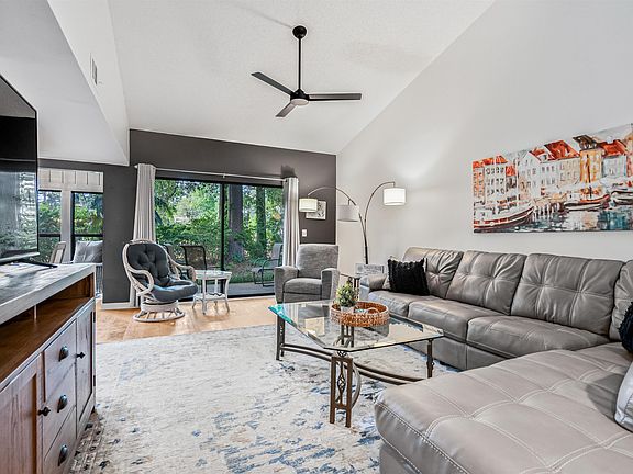 4th image of 290 Tall Pines Way #6-30