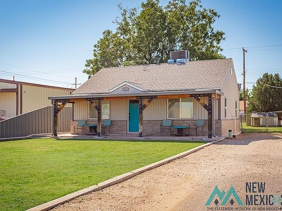 3rd image of 703 W Chisum Ave