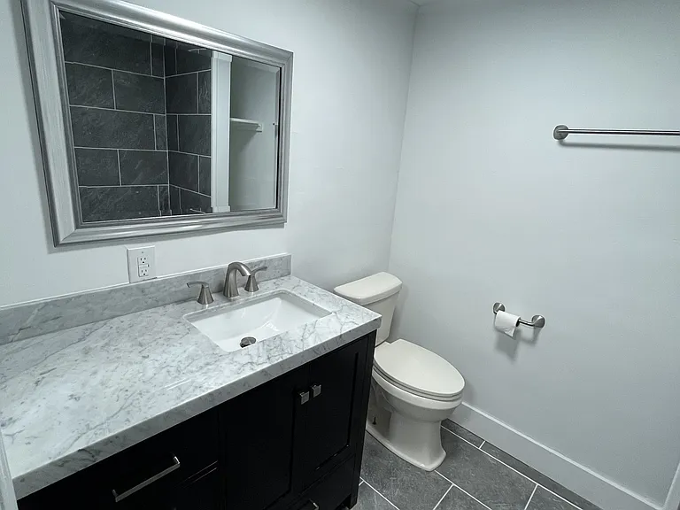 1112 State St #B — Photo 7