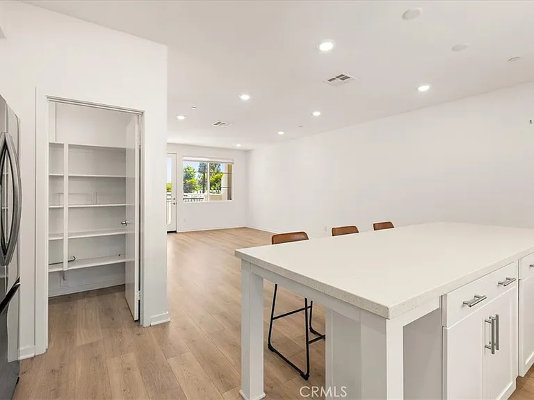 3667 Elm Ave — Photo 5