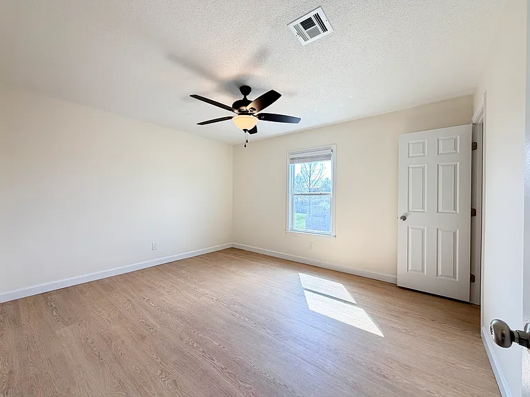 2301 Donna Maria Dr #C — Photo 7