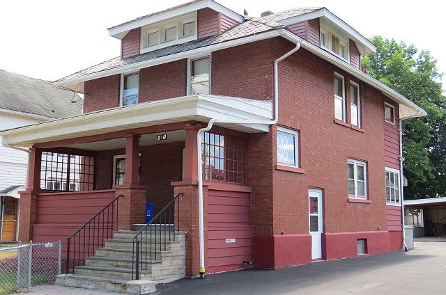1st image of 815 Lincoln St