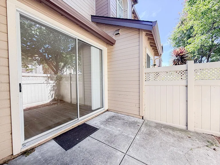 2527 Baywood Way — Photo 27