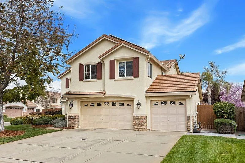 4554 Rosecliff Cir photo 1