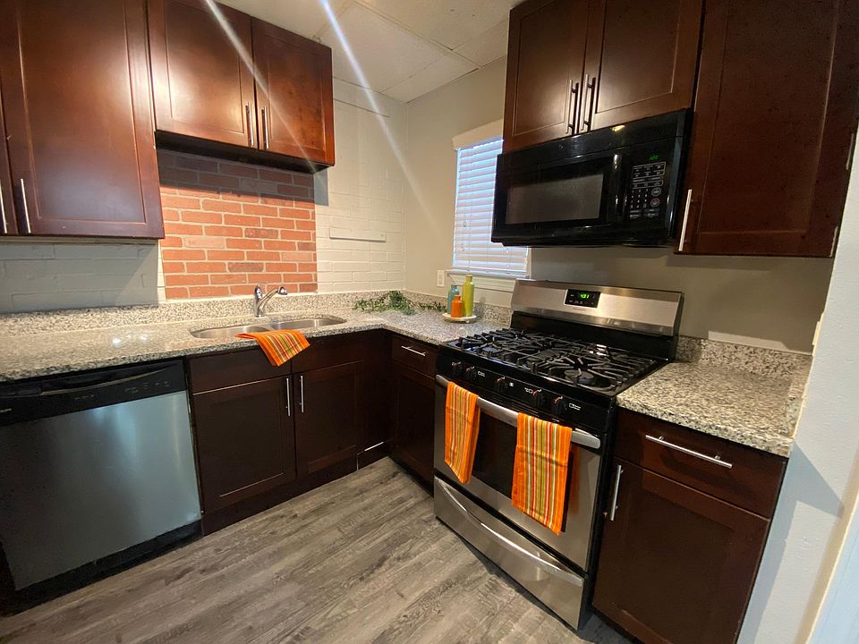 1st image of 6810 Glendora Ave APT 12