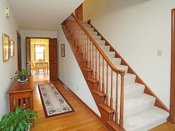 3rd image of 10020 Bolingbroke Dr