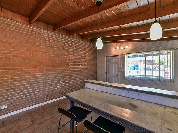 Seating Bar In Kitchen
