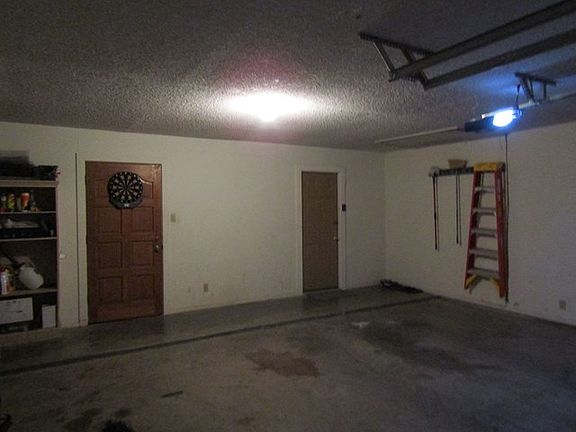 3rd image of 101 Oakwood St