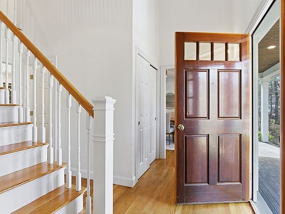 4th image of 161 Tenney St