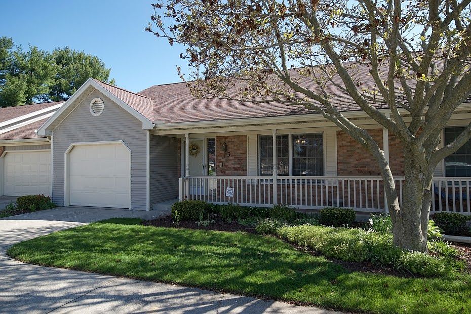 1st image of 1404-1404 Three Pembroke Cir