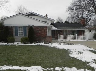 21391 Robinhood Ave, Fairview Park, OH