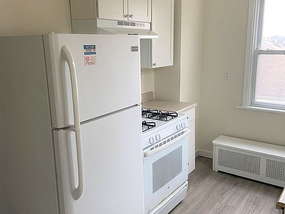 3rd image of 4908 Lougean Ave