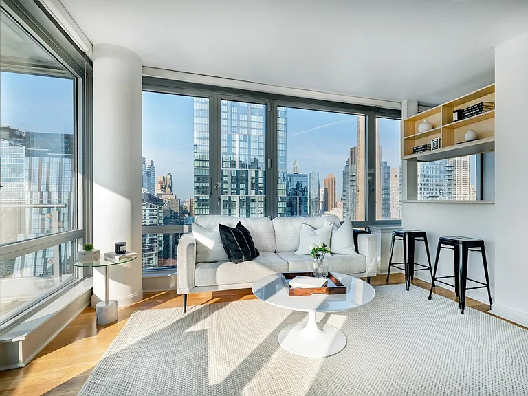601 W 57th St #38K — Photo 9
