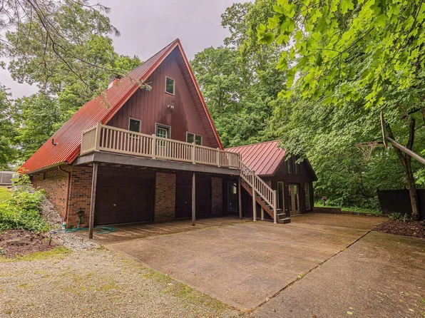 1704 E Maple Dr, Huntingburg, IN 47542