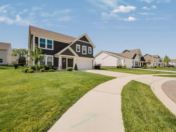 1017 Queen Bee Pl, Grove City, OH 43123