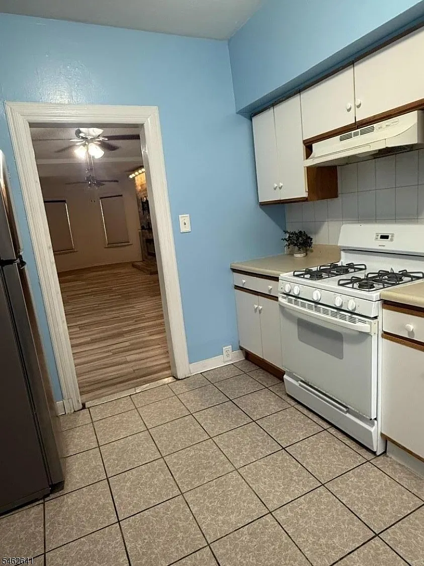 3 bed, 1.0 bath, $2,400 — Photo 4