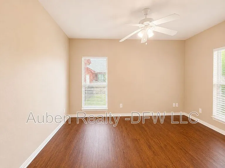 300 E Main St — Photo 18